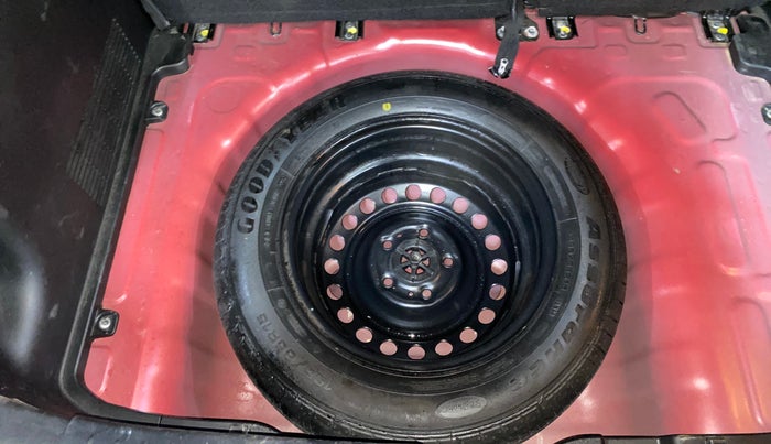 2022 Hyundai VENUE SX 1.2 PETROL, Petrol, Manual, 25,957 km, Spare Tyre