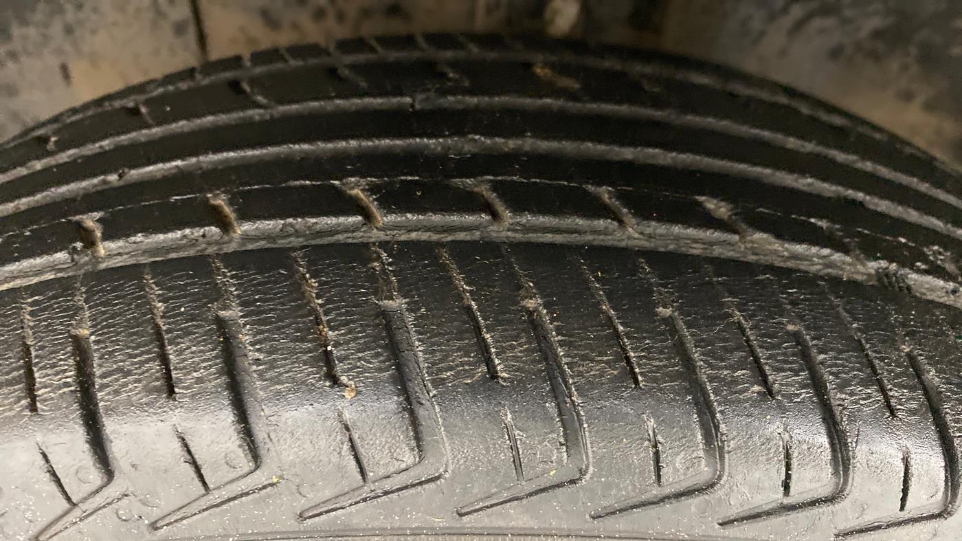 2018 Renault Kwid 1.0 RXL, Petrol, Manual, 60,854 km, Left Front Tyre Tread