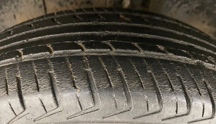 2018 Renault Kwid 1.0 RXL, Petrol, Manual, 60,854 km, Left Front Tyre Tread