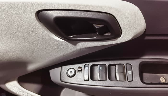 2022 Hyundai GRAND I10 NIOS MAGNA 1.2 KAPPA VTVT, Petrol, Manual, 28,698 km, Driver Side Door Panels Control
