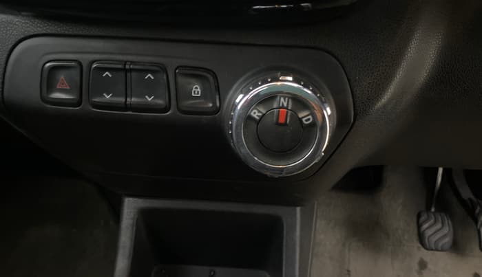 2017 Renault Kwid RXT 1.0 AMT (O), Petrol, Automatic, 73,448 km, Gear Lever