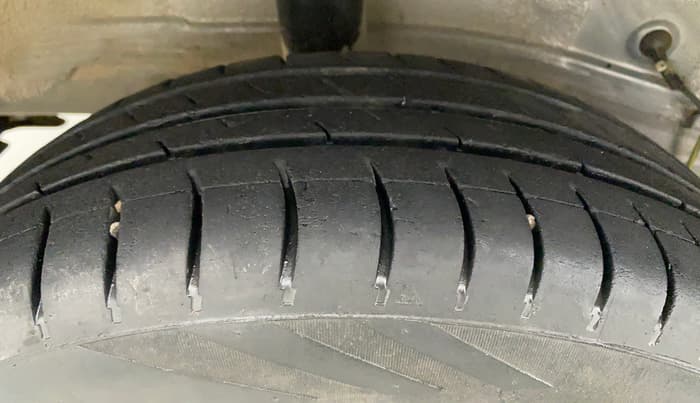 2016 Toyota Etios Liva GD, Diesel, Manual, 65,160 km, Right Rear Tyre Tread