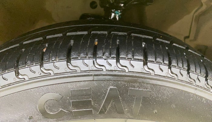 2014 Maruti Celerio VXI AMT, Petrol, Automatic, 71,586 km, Right Front Tyre Tread