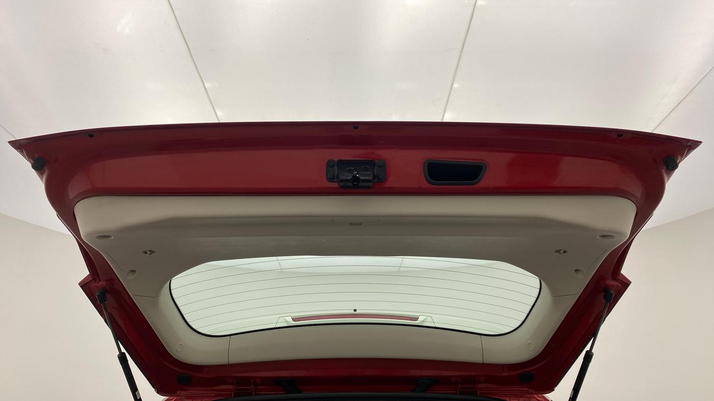 2021 Mahindra XUV300 1.2 W8 OPT, Petrol, Manual, 9,211 km, Boot Door Open