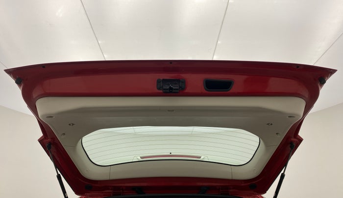 2021 Mahindra XUV300 1.2 W8 OPT, Petrol, Manual, 9,211 km, Boot Door Open