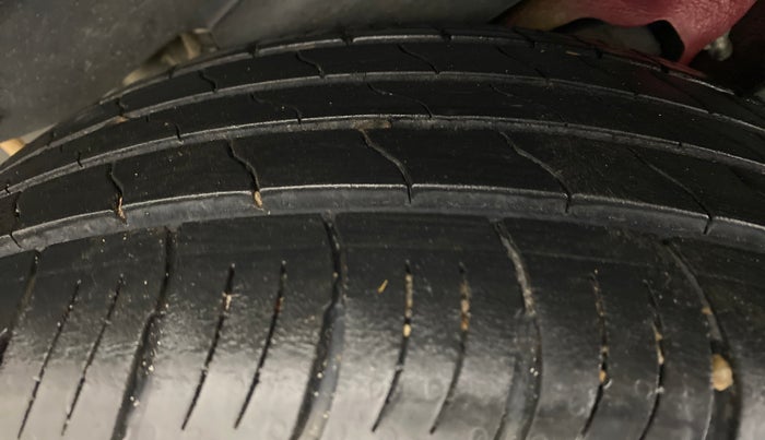 2021 Mahindra XUV300 1.2 W8 OPT, Petrol, Manual, 9,211 km, Left Rear Tyre Tread