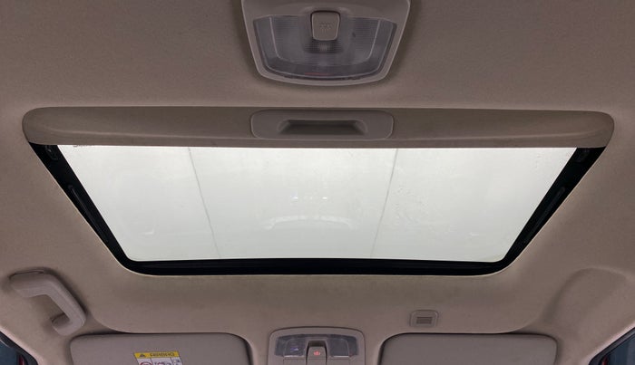2021 Mahindra XUV300 1.2 W8 OPT, Petrol, Manual, 9,211 km, Moonroof/ Sunroof