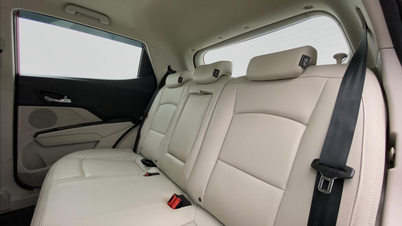 2021 Mahindra XUV300 1.2 W8 OPT, Petrol, Manual, 9,211 km, Right Side Rear Door Cabin