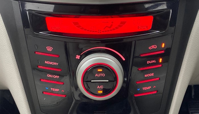 2021 Mahindra XUV300 1.2 W8 OPT, Petrol, Manual, 9,211 km, Automatic Climate Control