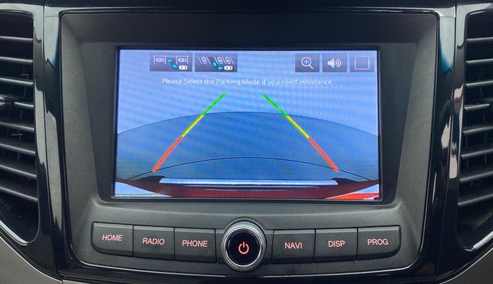 2021 Mahindra XUV300 1.2 W8 OPT, Petrol, Manual, 9,211 km, Parking Camera