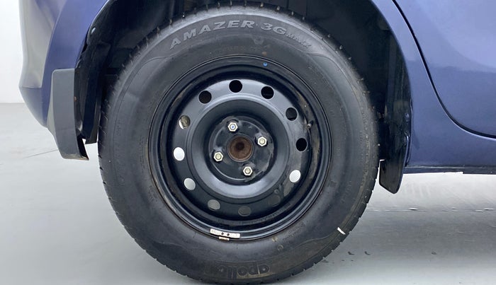 2018 Maruti Swift VXI D, Petrol, Manual, 37,030 km, Right Rear Wheel