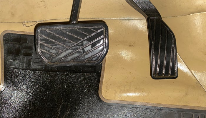 2021 Maruti Ciaz DELTA AT 1.5 SHVS PETROL, Petrol, Automatic, 29,803 km, Pedals