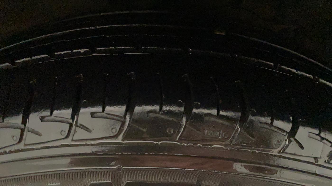 2021 Maruti Ciaz DELTA AT 1.5 SHVS PETROL, Petrol, Automatic, 29,803 km, Left Front Tyre Tread