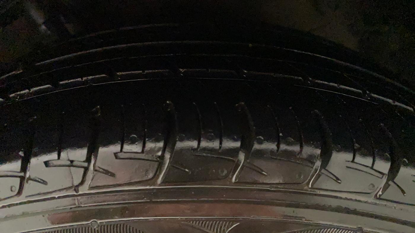 2021 Maruti Ciaz DELTA AT 1.5 SHVS PETROL, Petrol, Automatic, 29,803 km, Left Rear Tyre Tread