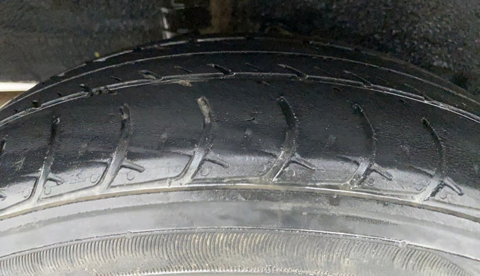 2019 Datsun Go Plus A (O), CNG, Manual, 60,274 km, Right Rear Tyre Tread