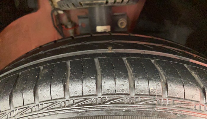 2018 Volkswagen Polo COMFORTLINE 1.0 PETROL, Petrol, Manual, 13,749 km, Right Front Tyre Tread