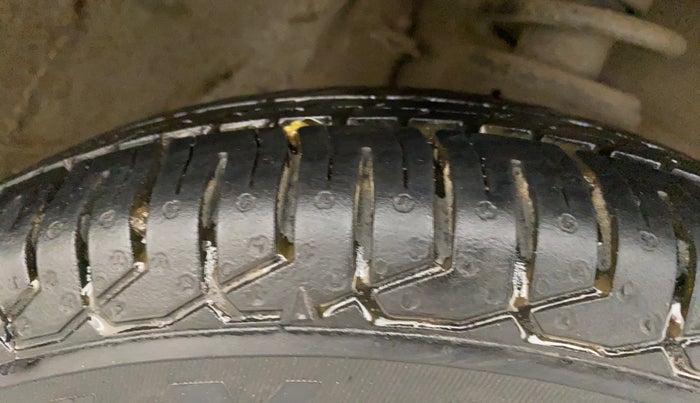 2018 Maruti Alto 800 LXI CNG, CNG, Manual, 54,207 km, Right Front Tyre Tread