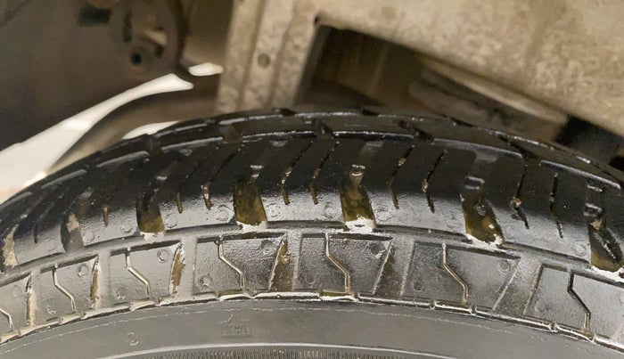 2018 Maruti Alto 800 LXI CNG, CNG, Manual, 54,207 km, Right Rear Tyre Tread