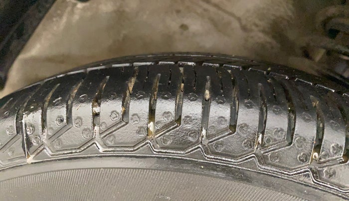 2018 Maruti Alto 800 LXI CNG, CNG, Manual, 54,207 km, Left Front Tyre Tread