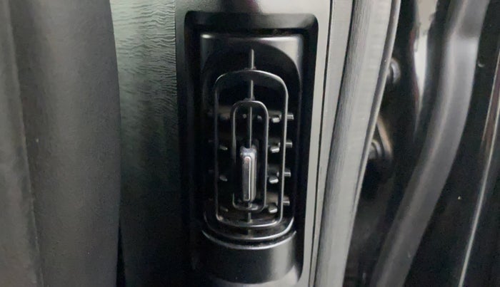 2018 Mahindra XUV500 W7, Diesel, Manual, 96,022 km, Rear AC Vents