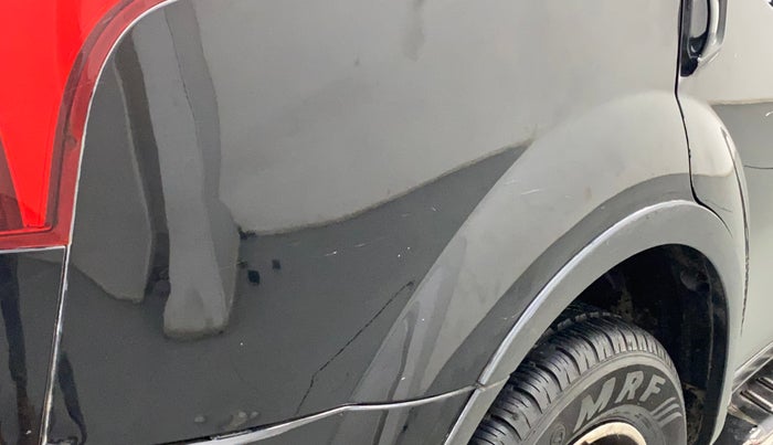 2018 Mahindra XUV500 W7, Diesel, Manual, 96,022 km, Right quarter panel - Slightly dented