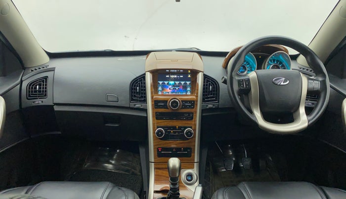 2018 Mahindra XUV500 W7, Diesel, Manual, 96,022 km, Dashboard