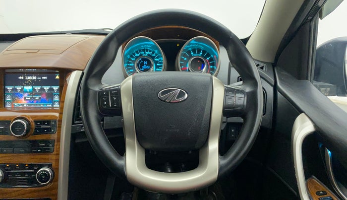 2018 Mahindra XUV500 W7, Diesel, Manual, 96,022 km, Steering Wheel Close Up