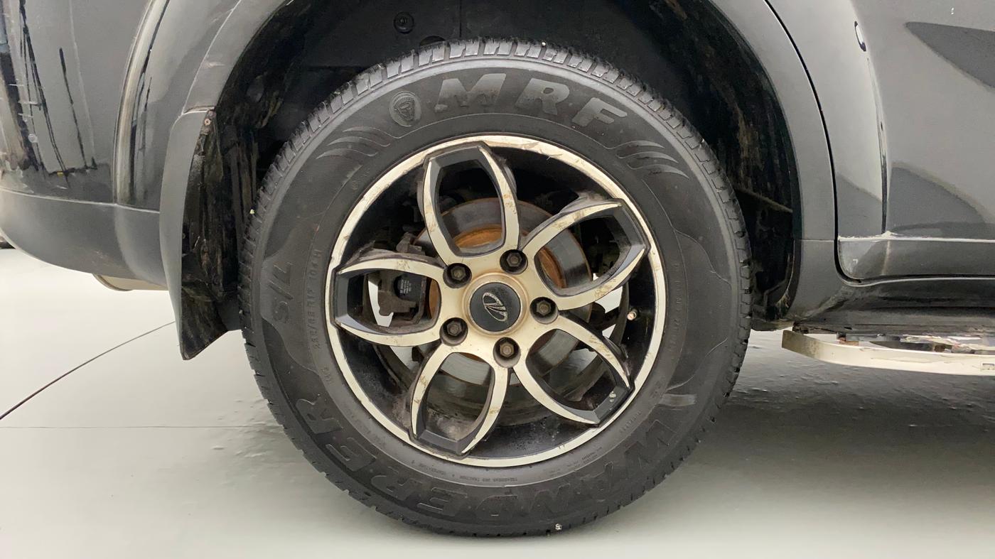 2018 Mahindra XUV500 W7, Diesel, Manual, 96,022 km, Right Rear Wheel