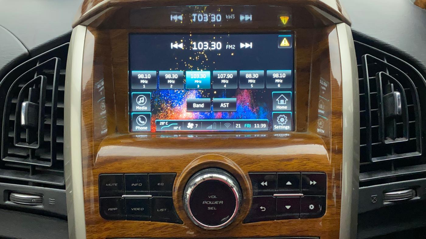 2018 Mahindra XUV500 W7, Diesel, Manual, 96,022 km, Infotainment System