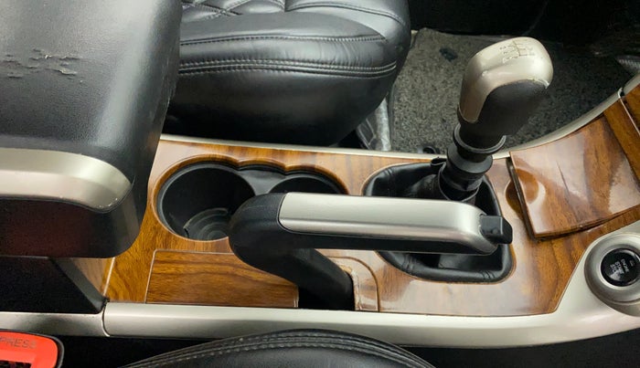 2018 Mahindra XUV500 W7, Diesel, Manual, 96,022 km, Gear Lever