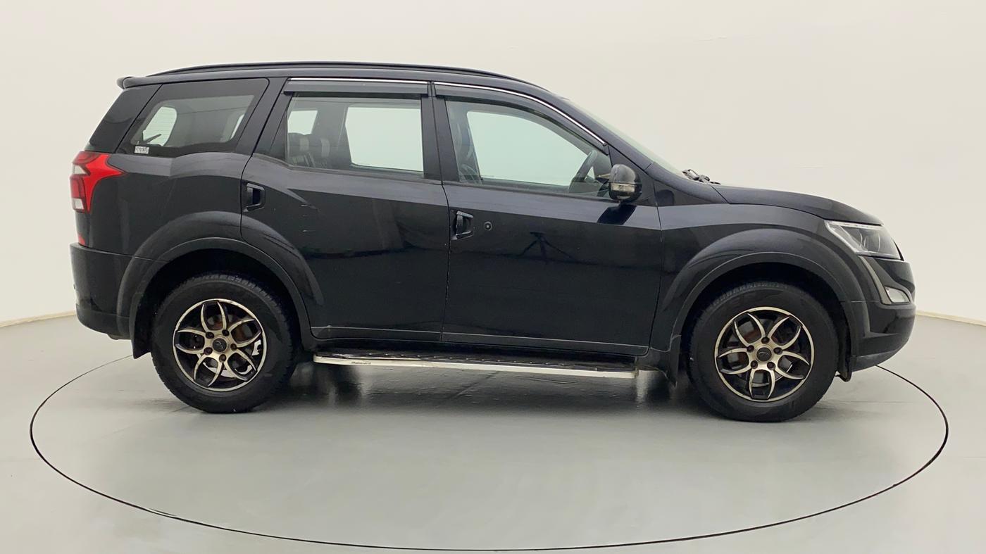 2018 Mahindra XUV500 W7, Diesel, Manual, 96,022 km, Right Side View