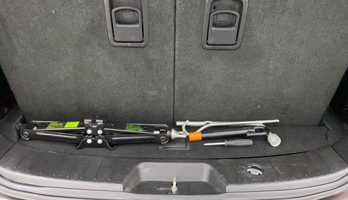 2017 Mahindra XUV500 W10, Diesel, Manual, 71,590 km, Boot Inside