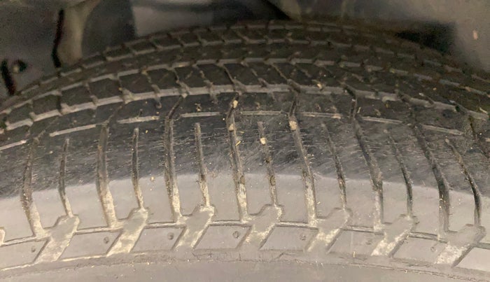 2017 Mahindra XUV500 W10, Diesel, Manual, 71,590 km, Right Rear Tyre Tread