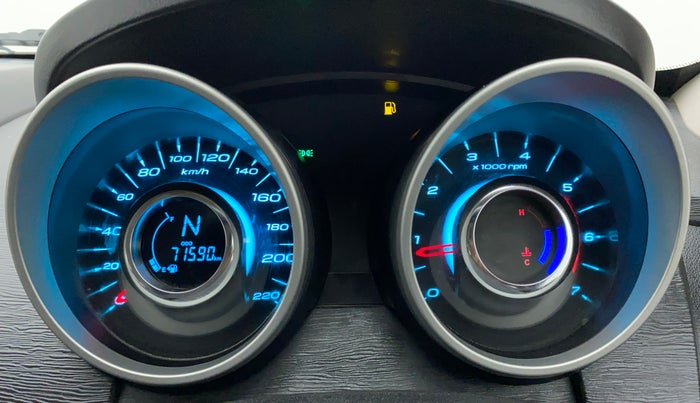 2017 Mahindra XUV500 W10, Diesel, Manual, 71,590 km, Odometer Image
