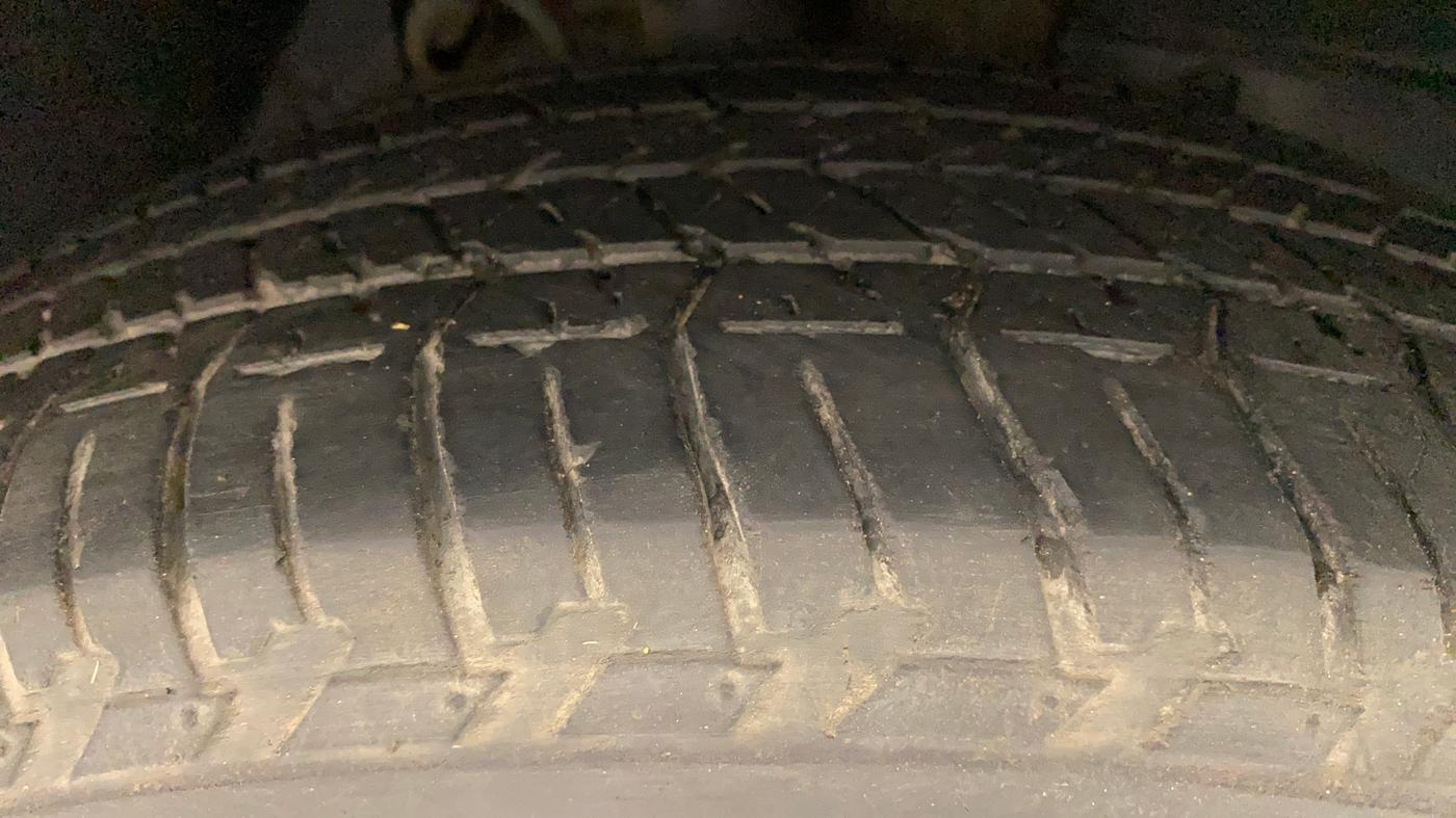 2017 Mahindra XUV500 W10, Diesel, Manual, 71,590 km, Right Front Tyre Tread