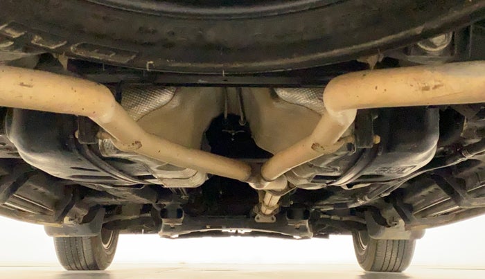 2017 Mahindra XUV500 W10, Diesel, Manual, 71,590 km, Rear Underbody