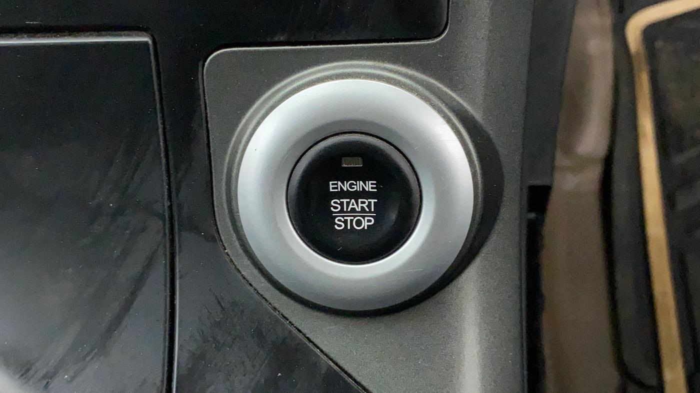2017 Mahindra XUV500 W10, Diesel, Manual, 71,590 km, Keyless Start/ Stop Button