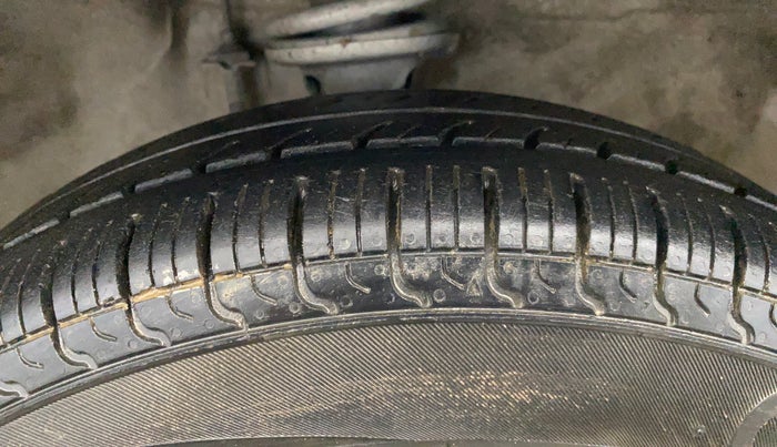 2018 Maruti Alto 800 LXI CNG O, CNG, Manual, 59,838 km, Right Front Tyre Tread
