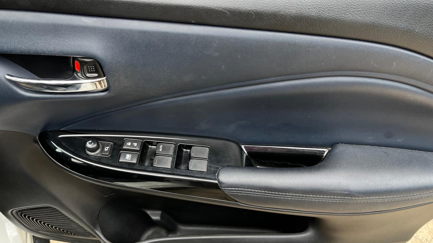 2023 Maruti Baleno ALPHA PETROL 1.2, Petrol, Manual, 50,479 km, Driver Side Door Panels Control