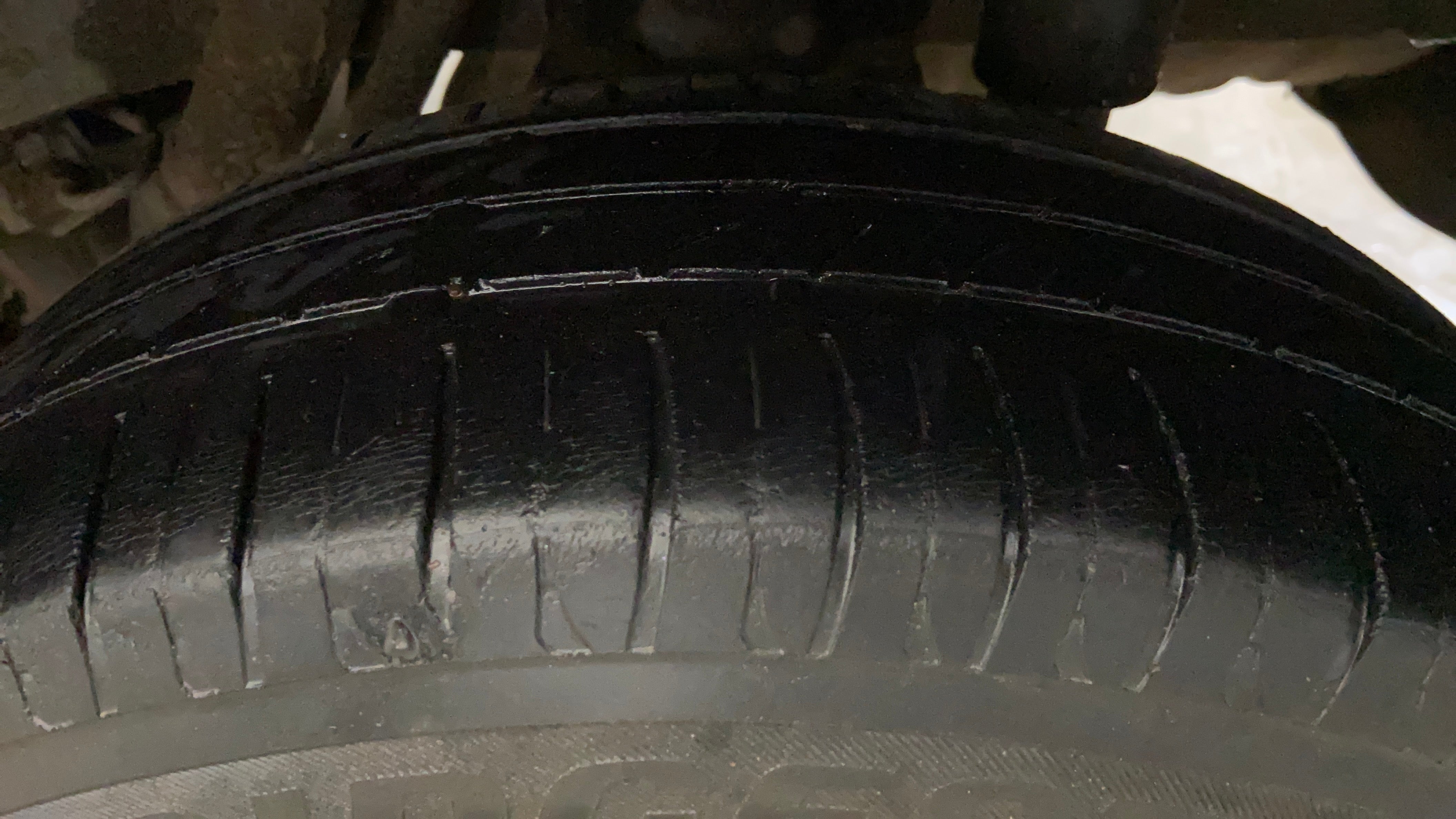 camera-Left-Front-Tyre-Tread