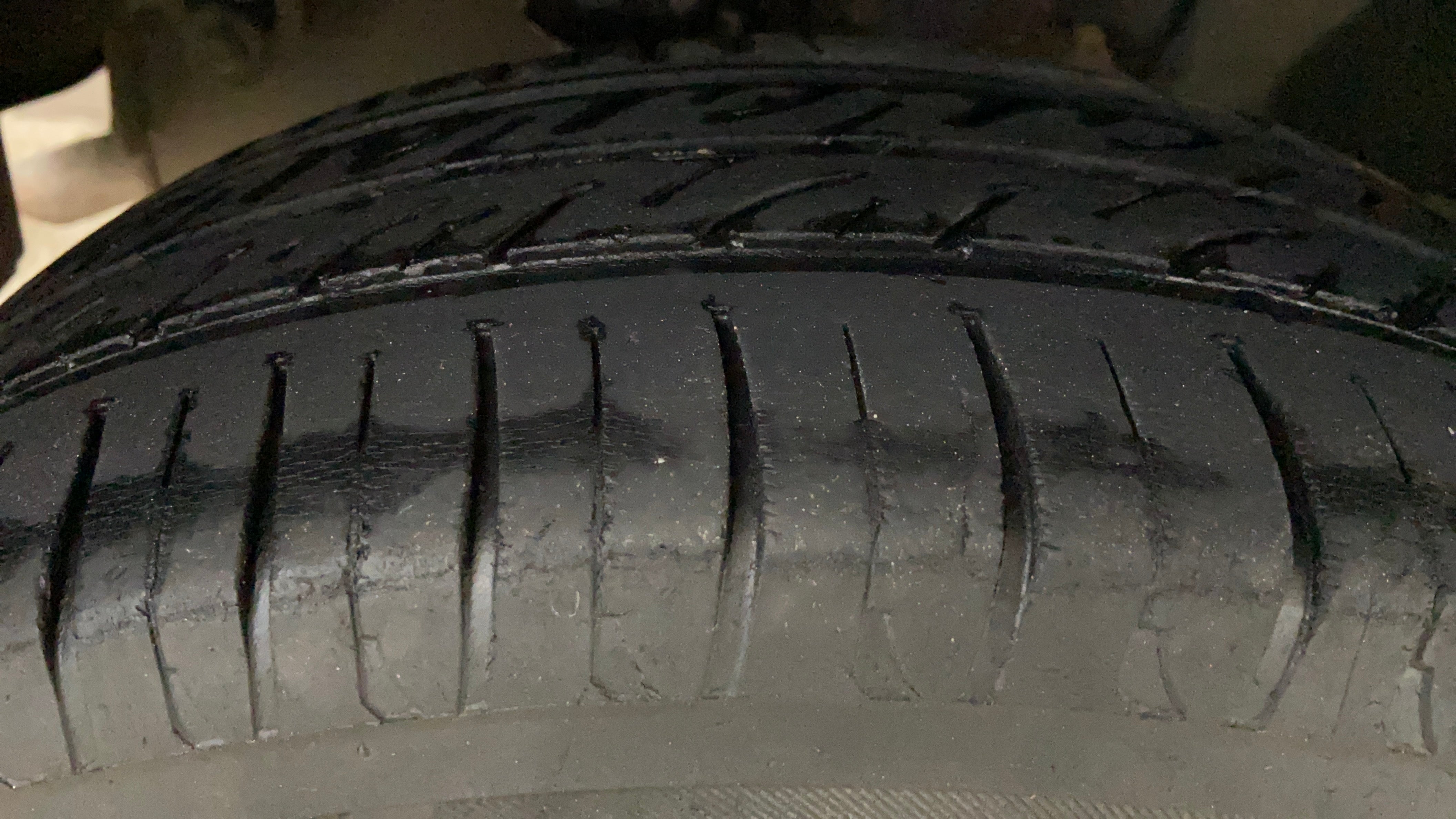 camera-Right-Rear-Tyre-Tread