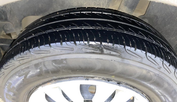 2018 Maruti Dzire VXI, Petrol, Manual, 80,225 km, Left Rear Tyre Tread