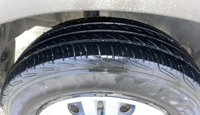 2018 Maruti Dzire VXI, Petrol, Manual, 80,225 km, Right Rear Tyre Tread