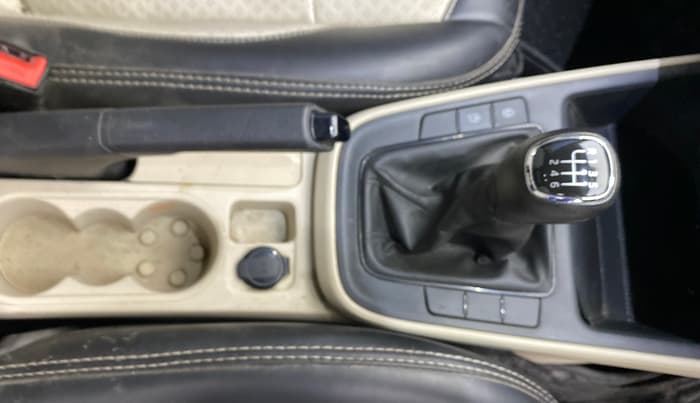 2023 Skoda SLAVIA AMBITION 1.0L TSI MT, Petrol, Manual, 48,764 km, Gear Lever