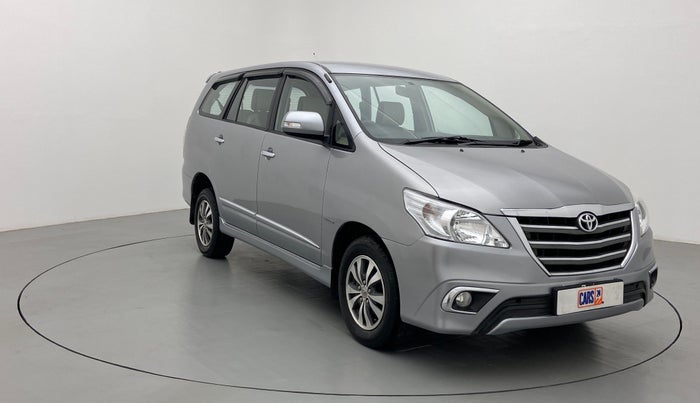 2015 Toyota Innova 2.5 VX 7 STR BS IV, Diesel, Manual, 1,50,687 km, Right Front Diagonal