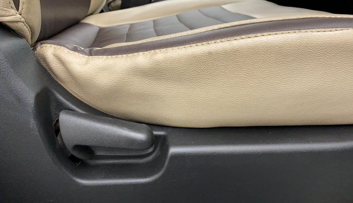 2018 Maruti Wagon R 1.0 VXI, Petrol, Manual, 54,312 km, Driver Side Adjustment Panel