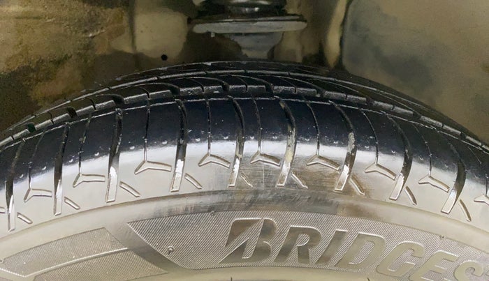 2017 Maruti IGNIS ZETA 1.2, Petrol, Manual, 70,417 km, Right Front Tyre Tread