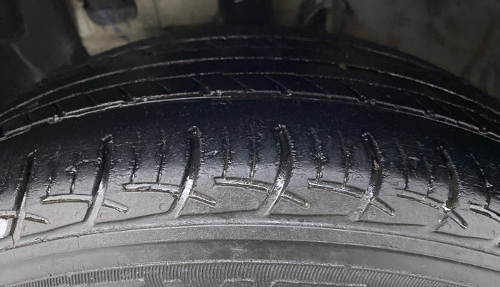 2020 Hyundai Elite i20 SPORTZ PLUS 1.2, Petrol, Manual, 35,039 km, Left Front Tyre Tread