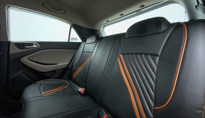 2020 Hyundai Elite i20 SPORTZ PLUS 1.2, Petrol, Manual, 35,039 km, Right Side Rear Door Cabin