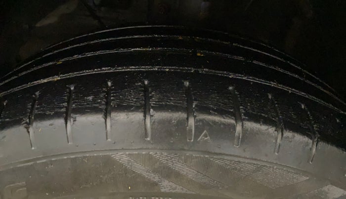 2017 Maruti Baleno ALPHA PETROL 1.2, Petrol, Manual, 87,900 km, Left Front Tyre Tread